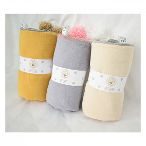 Double layer muslin and stripped plush blanket with balls baby blanket toddler hot selling The most popular wholesale