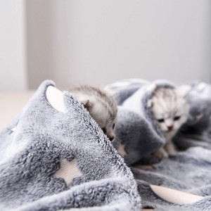 ready to ship Luminous blanket new product best selling items Striped flannel fleece sofa glow in the dark blanket