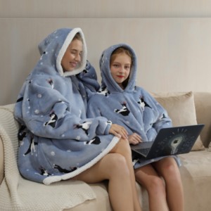home textiles print wholesale parent-child outfit hooded wearable sweatshirt flannel sherpa kids oversized hoodie blanket