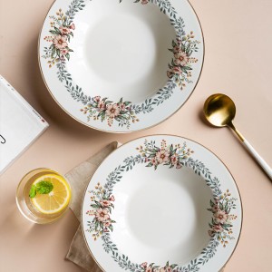 Wholesale European style fine bone china ceramic plates gold rim dinner tableware set luxury wedding dinnerware