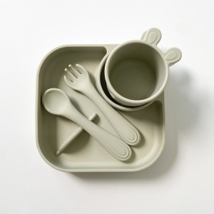 food grade Baby Feeding 4 Sets silicone Plate Bowl And Spoon Dinner Tableware Bpa Free Children Bibs Silicone Dinnerware