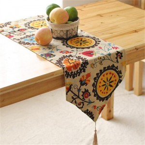 Hot selling modern european-style garden bohemian satin table runner