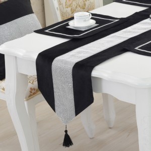 Wholesale Luxury Silver Rhinestone Wedding Table Runner with Tassel