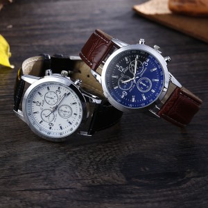 Hot selling three sub-dial chronograph look wrist watch men watch mw135