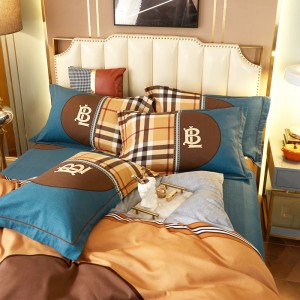Hot Products Famous Brand Quilt Cover Bedding Set For Luxury Hotel Comforter Set