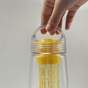 Wholesale high quality plastic BPA free sport blank water bottle custom logo fruit filter drink bottles