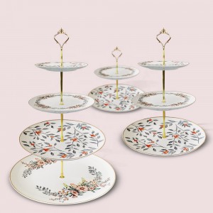 Wholesale European style fine bone china ceramic plates gold rim dinner tableware set luxury wedding dinnerware